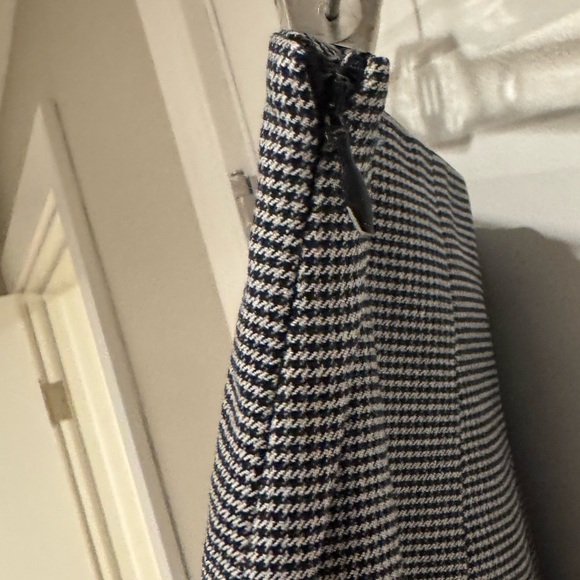 Theory Black and White Houndstooth Knee-Length Pencil Skirt for Work Size 6 - Picture 4 of 6